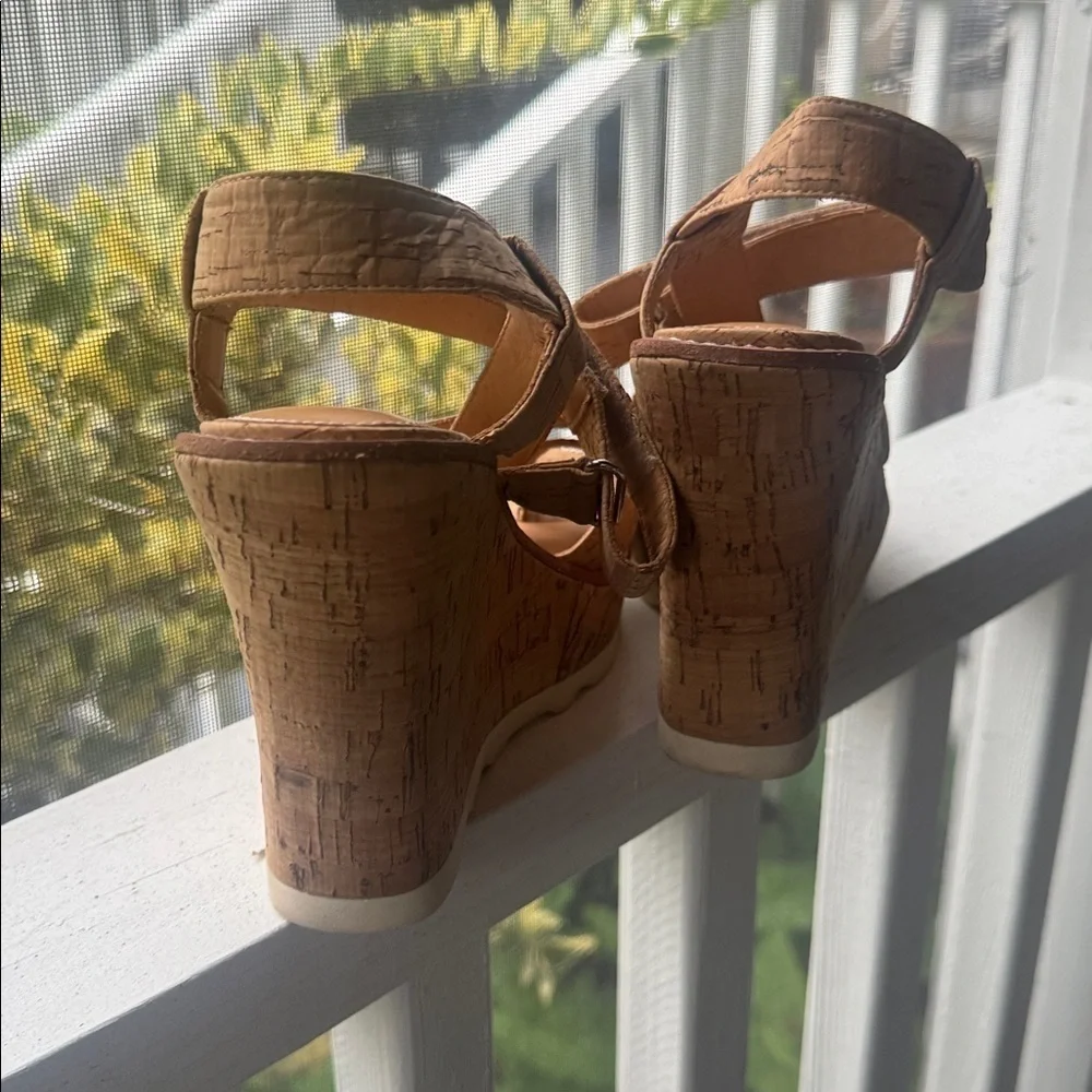 Bill Blass Rae Wedge sandals in tan cork